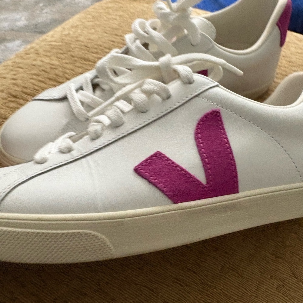 Veja Women's White and Purple Sneakers